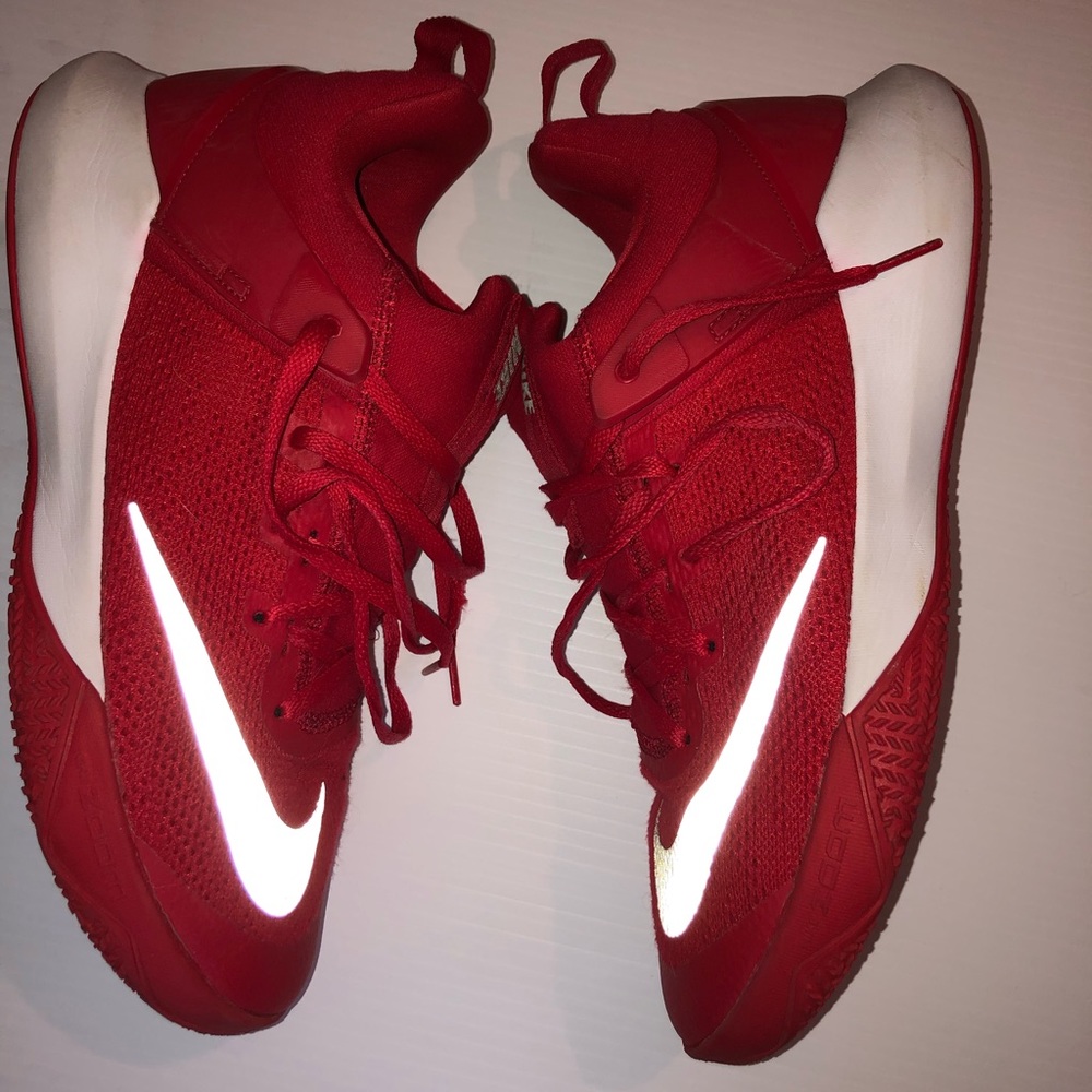 Nikes men basketball shoes